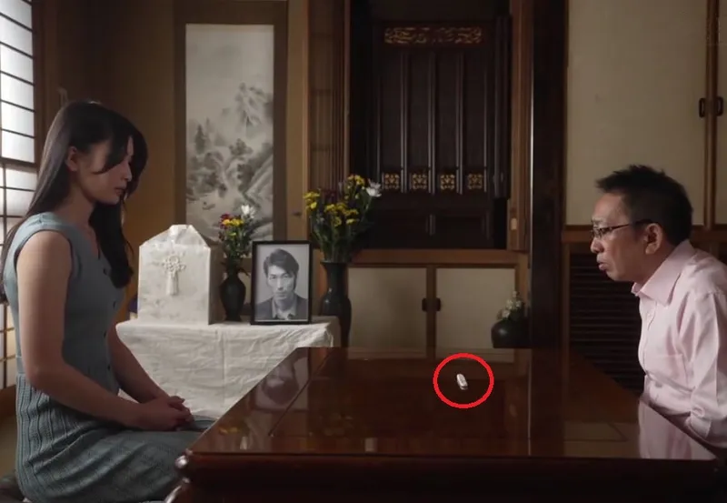 Một ngày sau tang lễ người chồng, bạn gái của con trai đã bị bố anh xã ép chịch không bao đến mang thai