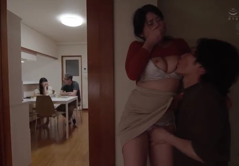 Má trộm nhìn bà xã ông chồng con gái quan hệ nào ngờ con rể nhìn thấy