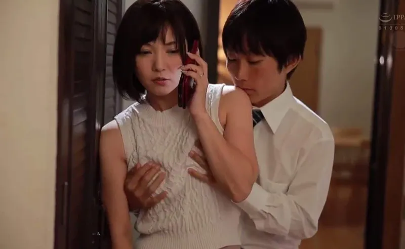 Người chồng đi đánh golf, vợ ở nhà dẫn trai trẻ về chịch cho sướng