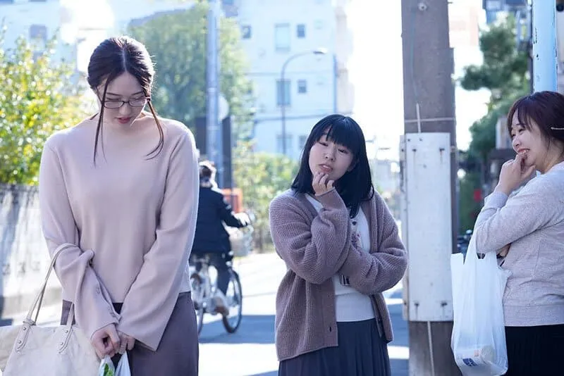 Trả thù mấy mụ cạnh nhà thường xuyên nói xấu bằng cách “cướp ông xã ả ta”