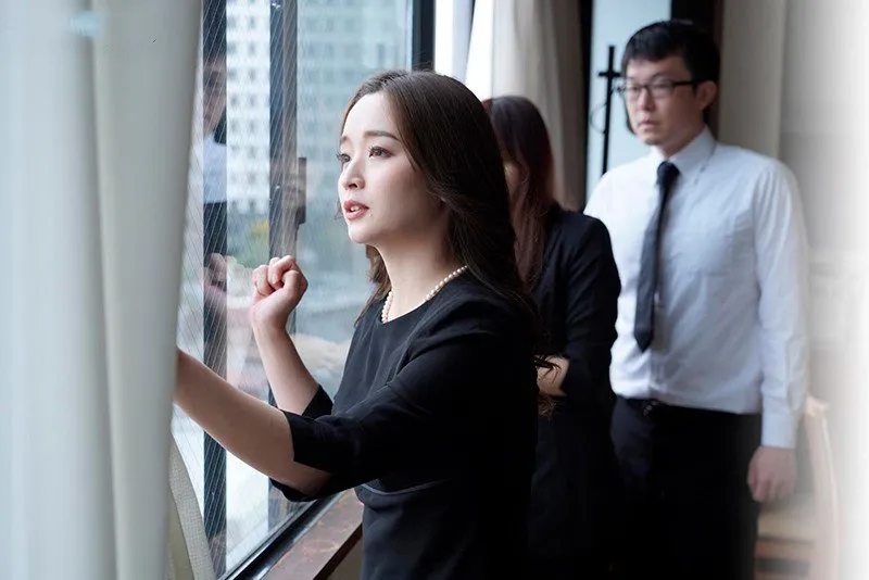 Gã chồng mất 3 năm, mẹ kế trẻ tìm đến con người chồng giải tỏa thiếu thốn